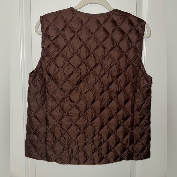 Uniqlo PUFFTECH Quilted Vest (Warm Padded) - Picture 2 of 8